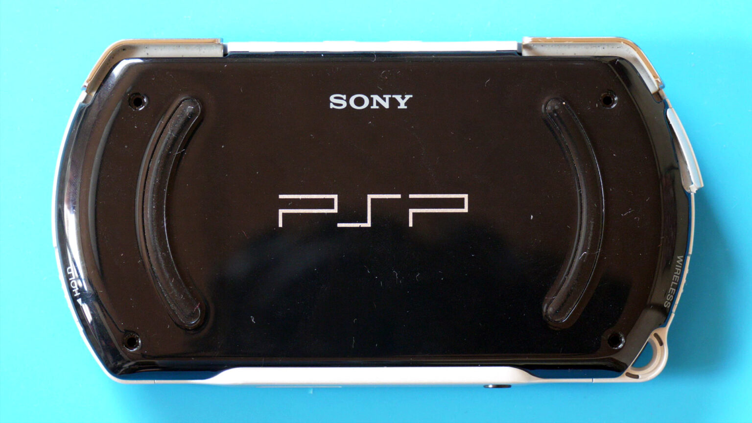 【レビュー＆解説】PSP GOにさらなる可能性を。『PSPgo microsd memory card adapter』 yoshives