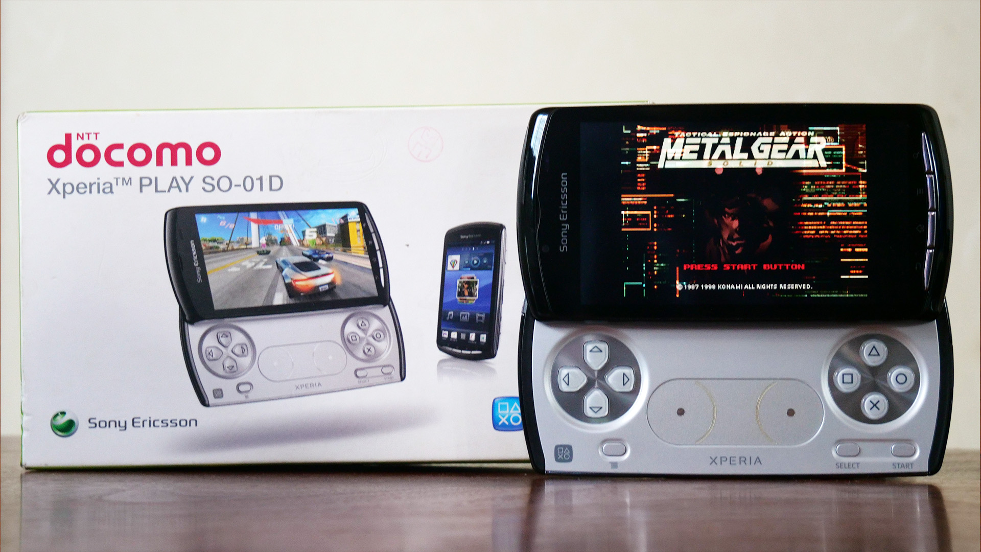 【新品、未使用】Xperia PLAY SO-01D