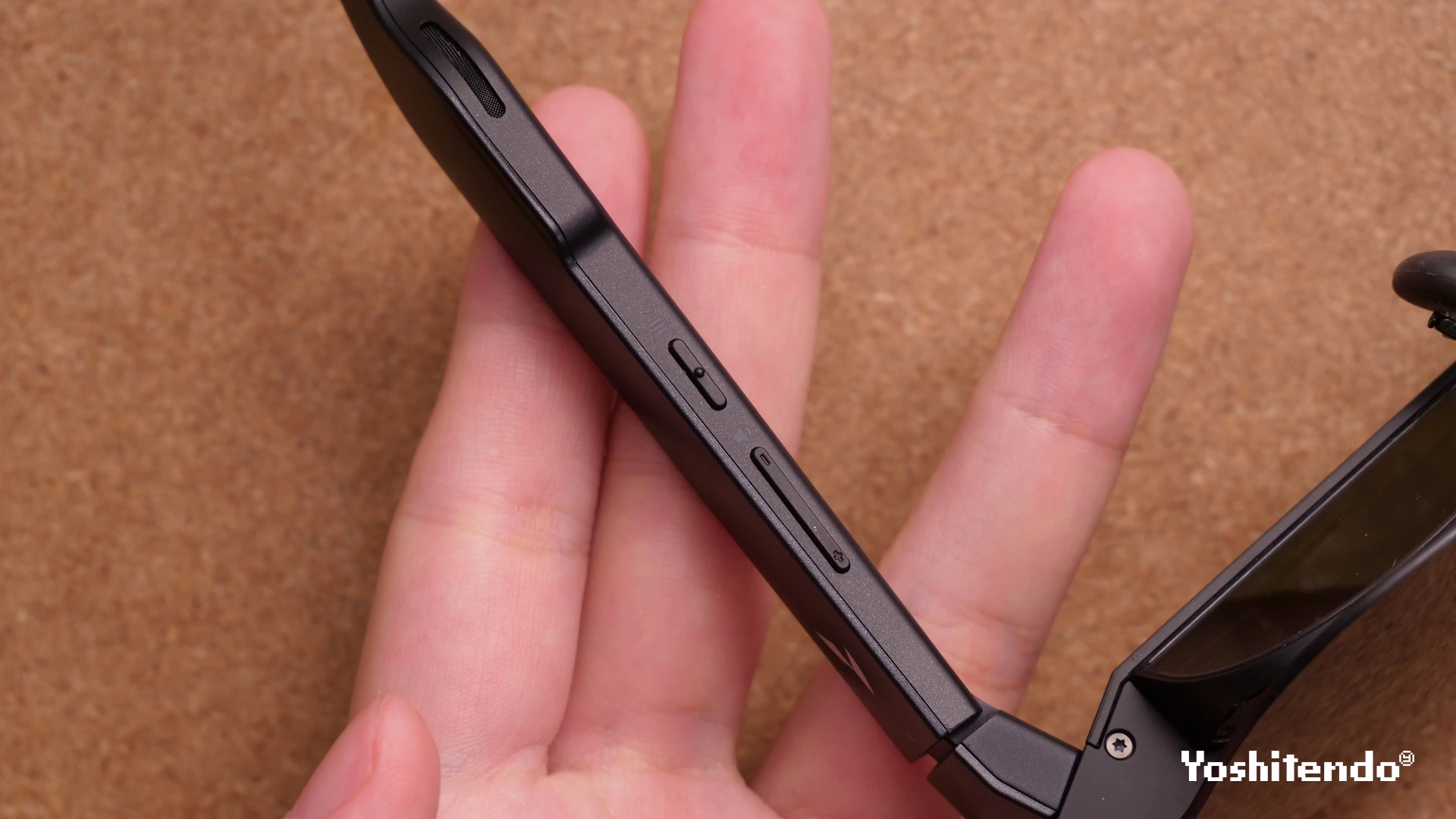 RayNeo Air 4 Pro テンプルの操作ボタン
