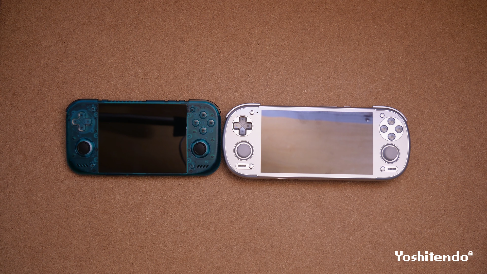 Retroid Pocket Nova Retroidシリーズとのサイズ比較