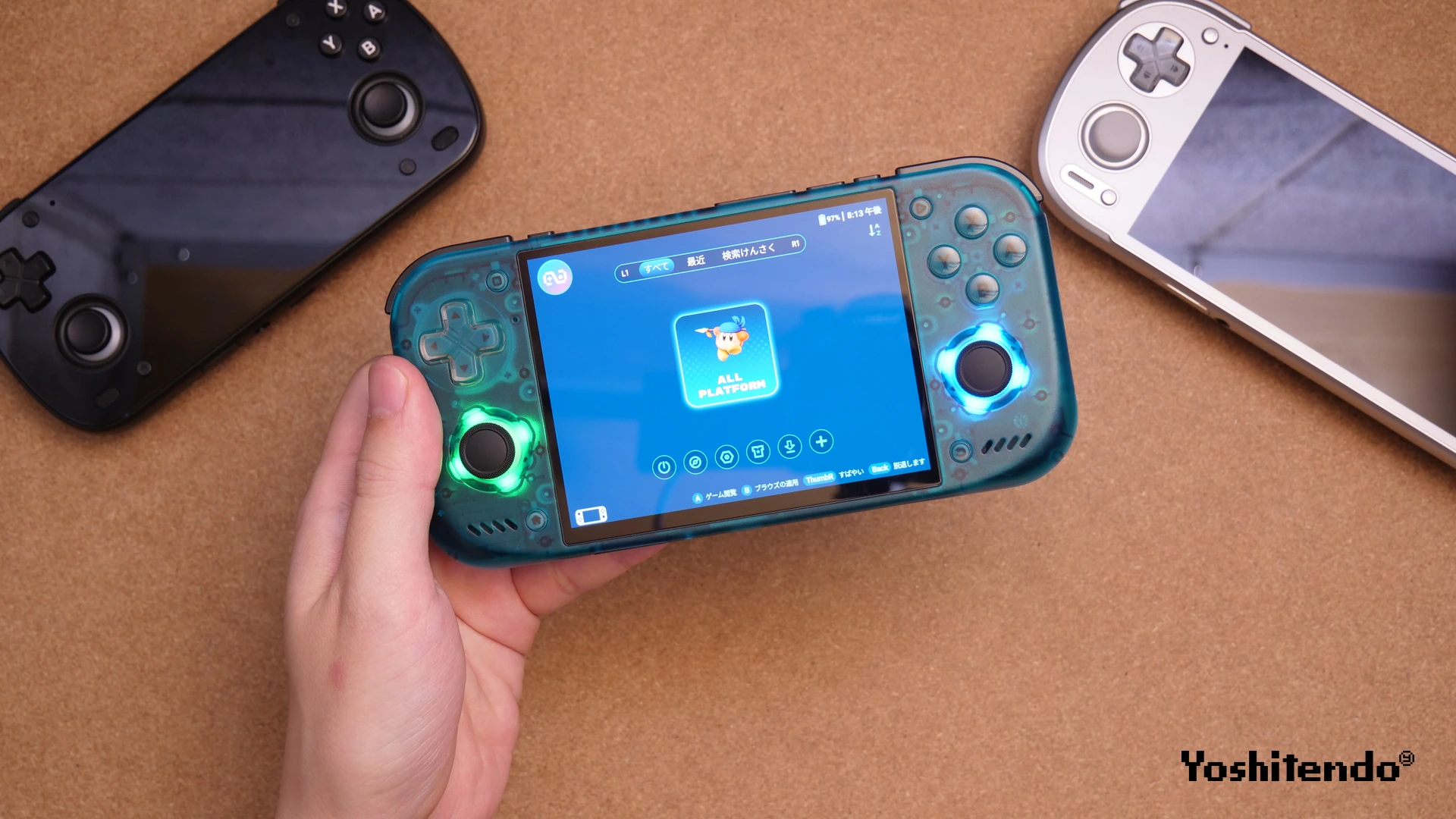 Retroid Pocket Nova 本体を手に持った操作時のサイズ感