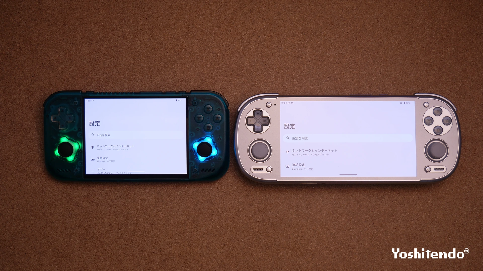 Retroid Pocket Nova 他機種と並べたディスプレイ比較