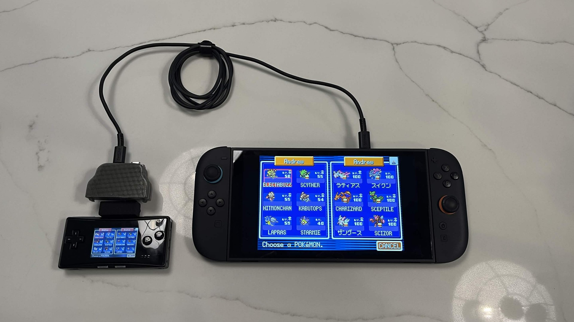 RetroSyncを挿したゲームボーイ本体とNintendo Switch